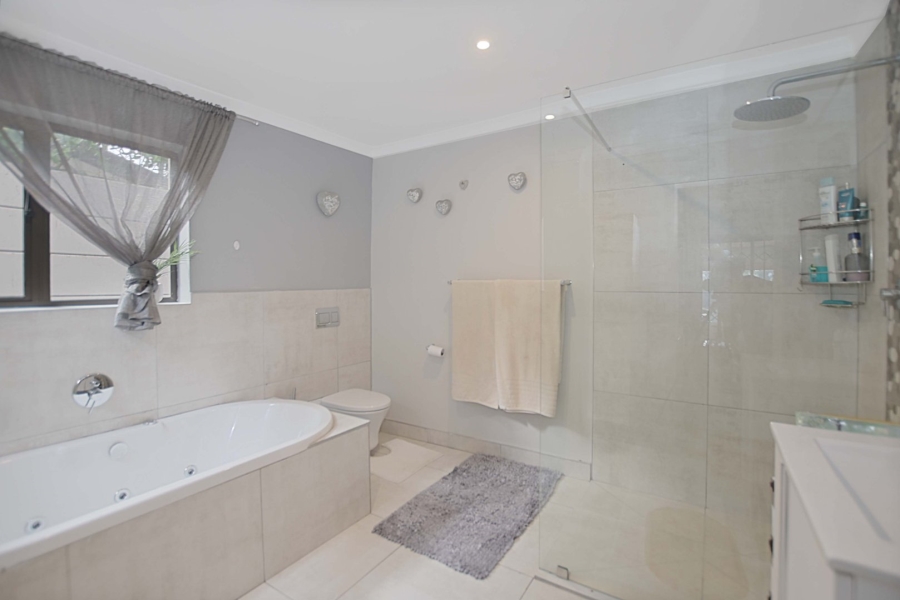  Bedroom Property for Sale in West Beach Western Cape